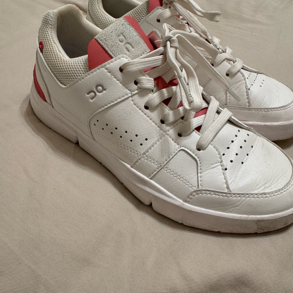 On Running clubhouse The Roger women 8.5